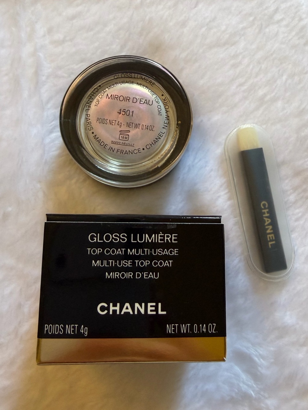 Chanel gloss lumiere multi- use top coat in mirror d’eau